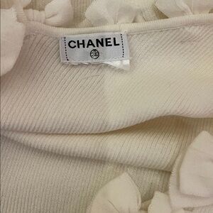 CHANEL Ivory Short-Sleeve Knit Top with Bow Trim… vintage perfect for summer